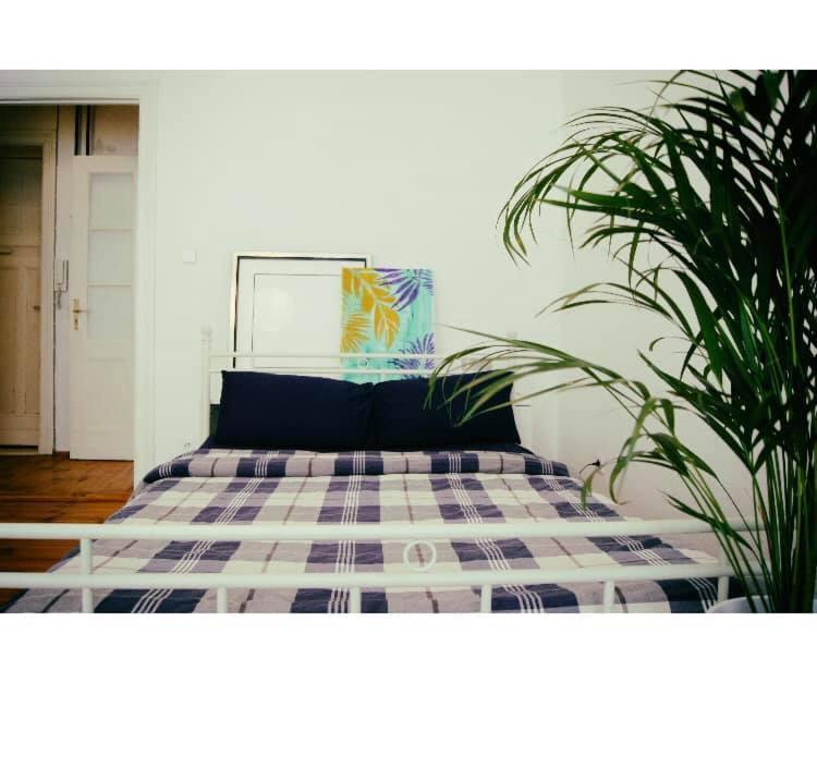 Gasthof Minimal In A Family Berlin